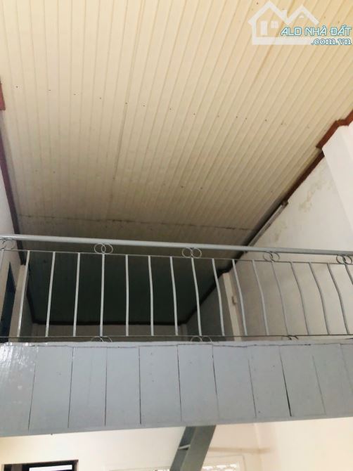 Nhà nguyên căn hẻm oto 80m2 , 2 pn đường Hùng Vương gần ngay Hoàng Anh Gia Lai - 3