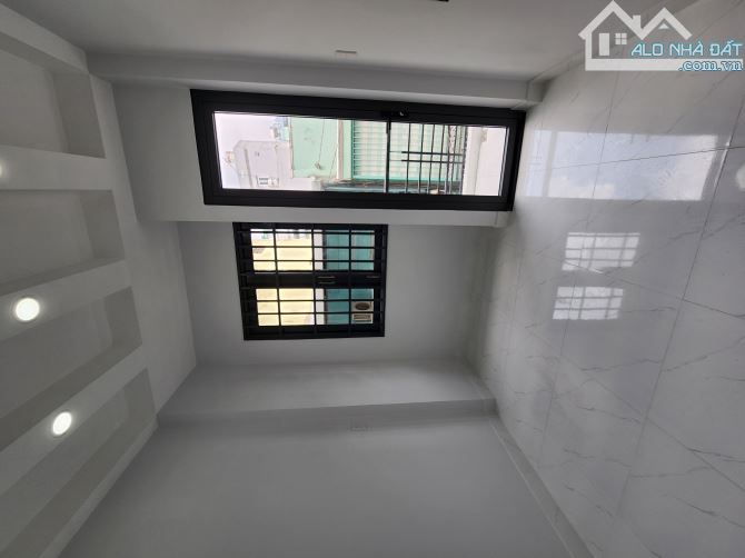 NHÀ MỚI KENG 4PN, 3 WC - 115M2 SÀN - HẺM 4M THÔNG - - 6,68 TỎI - 3