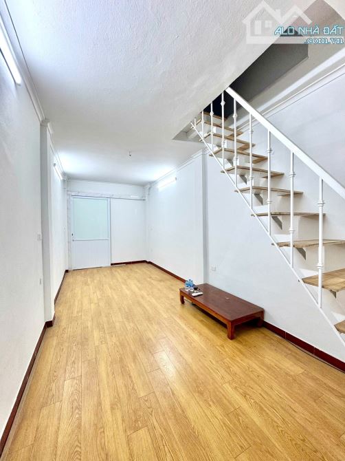 Bán nhà tập thể phố Hồng Mai, Hai Bà Trưng DTSD 70M, 3 ngủ, 2vs giá 2.75 tỷ, 25m ra ô tô - 3