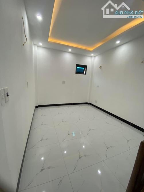 Lô góc la khê - 30/33m2 – 7.6 tỷ - Phan Đình Giót – Oto đỗ gần - 3