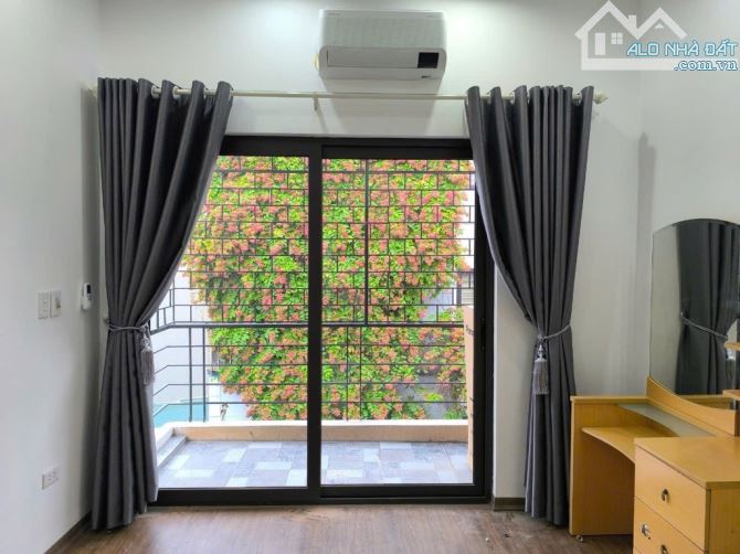 Ngõ oto ngủ trong nhà khu phố Thạch Bàn - 3