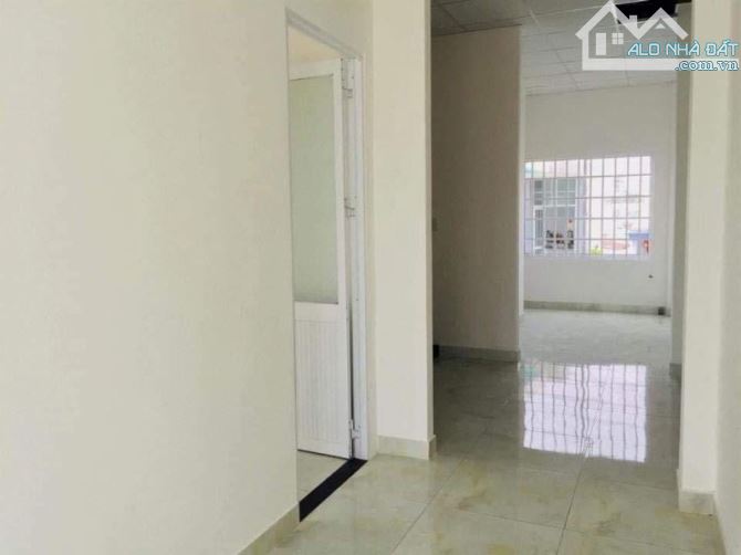 ♣ Nhà Kiệt hơn 3m Hoàng Diệu, 66m2, ngang 5.4m, vuông, 3 tầng cứng sạch, 3.xx tỷ - 3