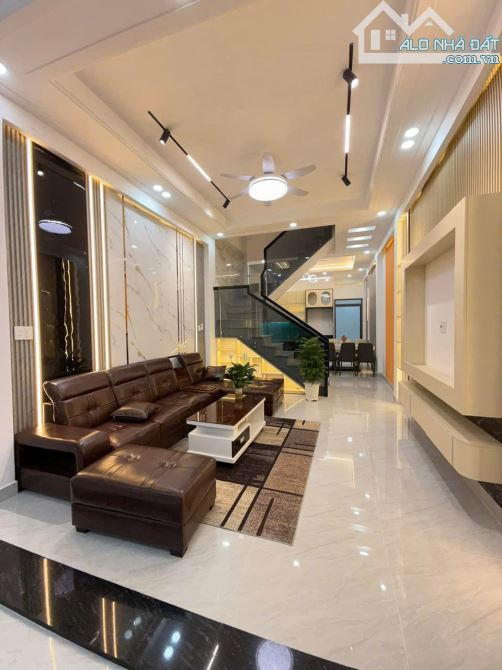 Bán Gấp Nhà Bình Trị Dĩ An Full Nội Thất Cao Cấp Vị Trí Siêu Đẹp - 3