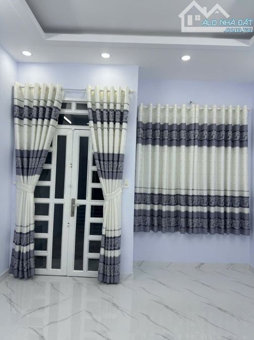 Nhà bán đường Chiến Lược. DTSD 70,2m. 2 tầng, giá nhỉnh 5 tỷ - 4