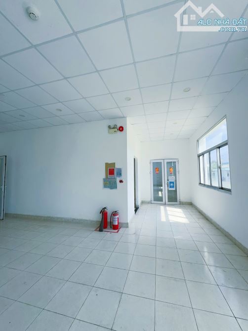 Cho thuê nhà xưởng khuôn viên riêng biệt hơn 1ha, KCN Nhơn Trạch, giá 920tr/tháng. - 4