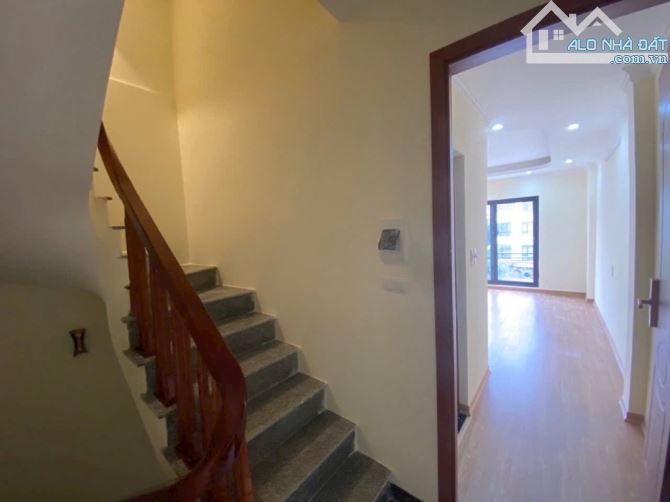 BÁN NHÀ BÁT KHỐI DÂN XÂY 4 TẦNG - Ô TÔ 7 CHỖ ĐỖ CỬA - GIÁ CHỈ NHỈNH 6 TỶ - 4