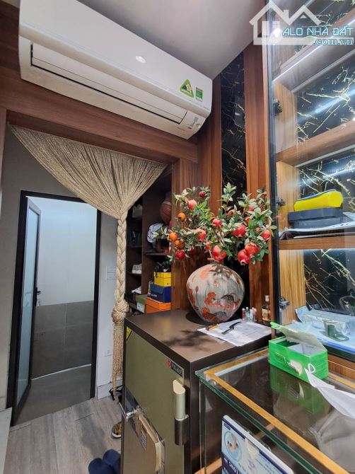 BÁN NHÀ MẶT PHỐ LẠC LONG QUÂN, TÂY HỒ. 30M2 5T MT 4M GIÁ 18 TỶ- . SIÊU PHẨM MẶT PHỐ TÂY - 4