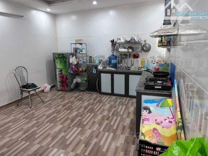 Bán nhà 2 tầng ngõ ô tô tránh nhau đường Dương Đình Nghệ - 4