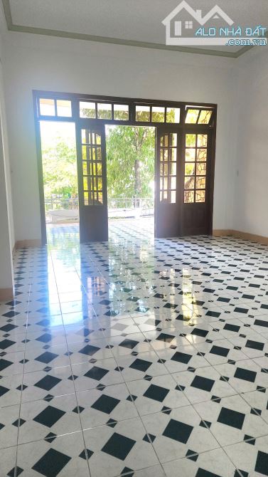 Bán nhà 3 tầng mặt tiền Phan Đình Phùng, vị trí đắc địa, TP Quảng Ngãi - 4