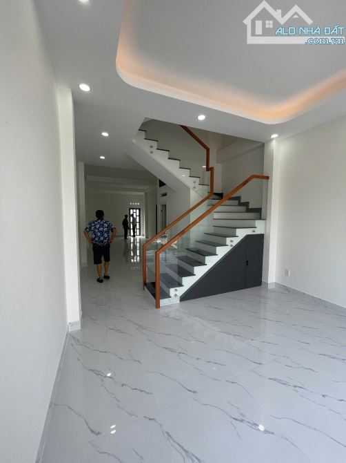 BÁN GẤP TRONG THÁNG – MẶT TIỀN CHU VĂN AN – 3 TẦNG – NỞ HẬU – TRUNG TÂM BÌNH THẠNH - 4