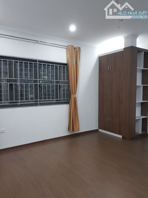 Cần bán nhà riêng Phố Quan Nhân 55m 6Tg MT 4,5m chỉ 11,8 tỷ full NT ôtô 4 chỗ vào nhà. - 4