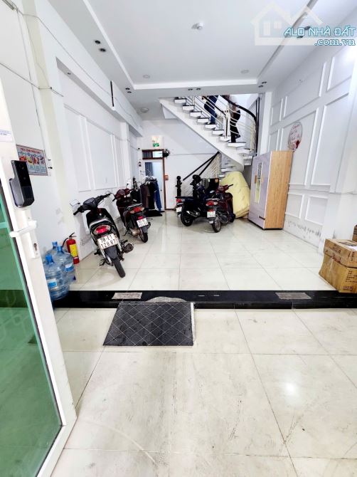 SƯ VẠN HẠNH QUẬN 10 HẺM NHỰA 6M NGAY VẠN HẠNH MALL DT ĐỦ 63M2(4,5*14) - 4