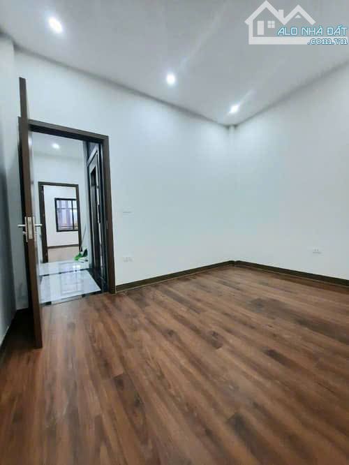 HÀNG HIẾM - PHÂN LÔ - Ô TÔ TRÁNH THÔNG BÀN CỜ - KINH DOANH - 5 TẦNG, THANG MÁY. 17,5 tỷ - 4