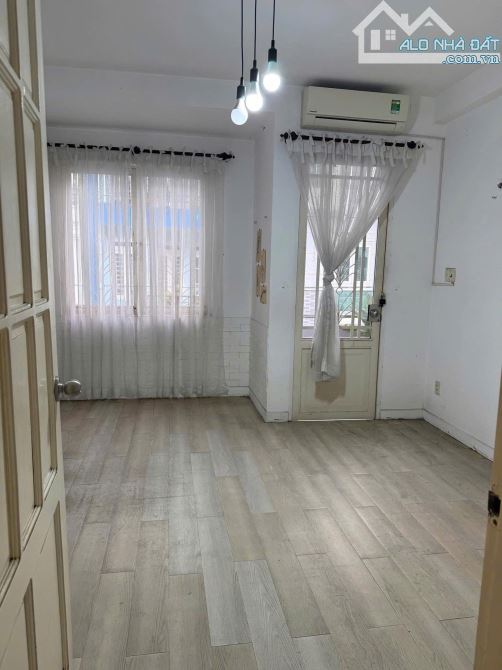 Nhà hẻm xe tải 1 xẹt 3/2, 4x15 - 3 lầu 4pn 4wc 32 triệu - 4