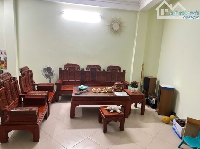 Bán Nhà Cầu Giấy - Ô Tô Tránh - Kinh Doanh - 60m2 - 20,5 Tỷ - 5