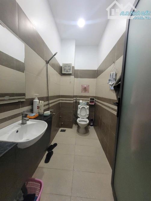 HXH Nguyễn Oanh DT 58.6m2 x 4.2m x 3 tầng. Chỉ 4.75 tỷ - 5