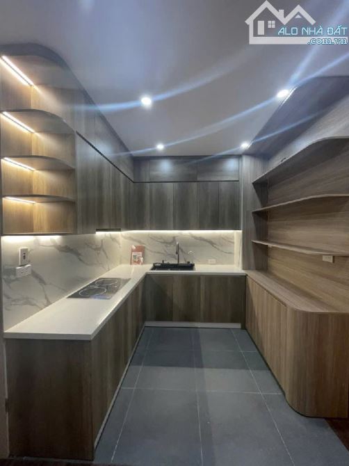 Chung cư 110 m 3pn 2 vs NGÕ 28 XUÂN LA SỔ ĐỎ:5.6 TỶ LH E - 5