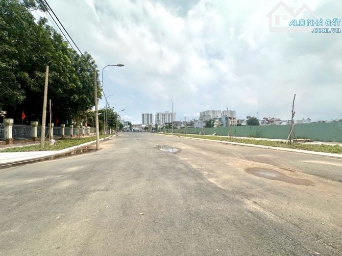 Nhà khu phân lô Tân thới nhất q12 7,5 x19 - 5