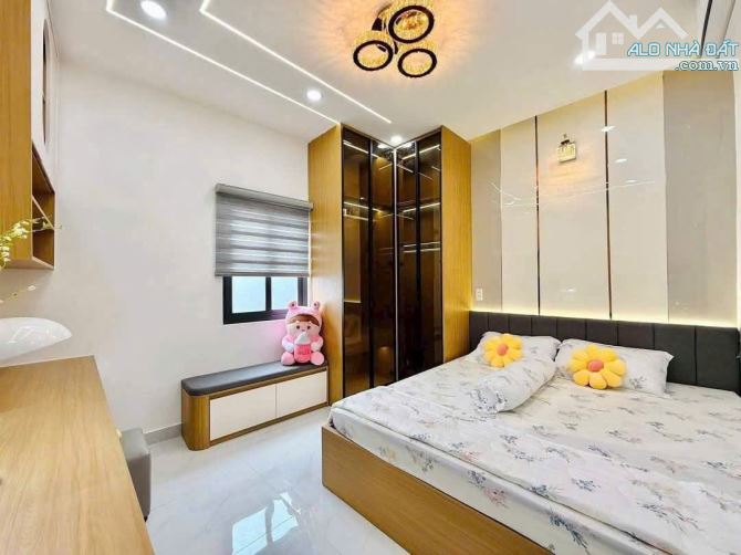 Bán nhà cho thuê 11tr/th ngay Tô Hiến Thành, Q10. Gía: 3 tỷ 072tr/65,3m2 sổ riêng - 5