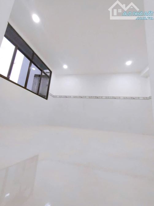 Bán nhà mới 3 lầu lô nhì Tôn Đản Q.4 chỉ 1Tỷ950 - 5