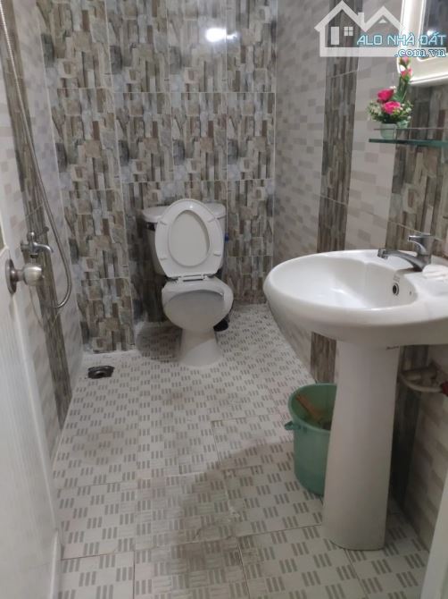 Xoay vốn bán nhà 58m², Lý Chính Thắng, P7, Q3. Hẻm 5m xe hơi, xây 5 tầng, gần Co.opmart - 5