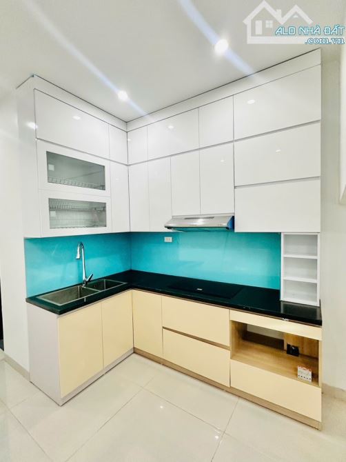 Bán nhà Trần Cung, nhà đẹp, ngõ thông thoáng. Diện tích 42,5m2. Giá bán 10,85 tỷ - 5