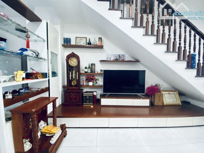 BÁN NHÀ  -  KHU BIỆT THỰ SENTURIA  - 114M2 - 3 TẦNG - AN PHÚ ĐÔNG,QUẬN12.  GIÁ :12,5 TỶ - 5