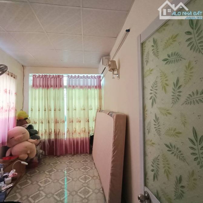 Nhà bán đường Nguyễn Chí Thanh. DTSD 22m, 3 tầng, giá 3,1 tỷ - 5