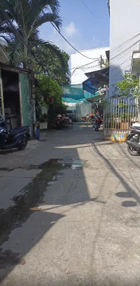 SÁT CHỢ PHẠM ĐĂNG GIẢNG GẦN LÊ TRỌNG TẤN -NHÀ C4 79M2(4x20) -HẺM XE HƠI THÔNG. CHỈ 5 TỶ XX - 5