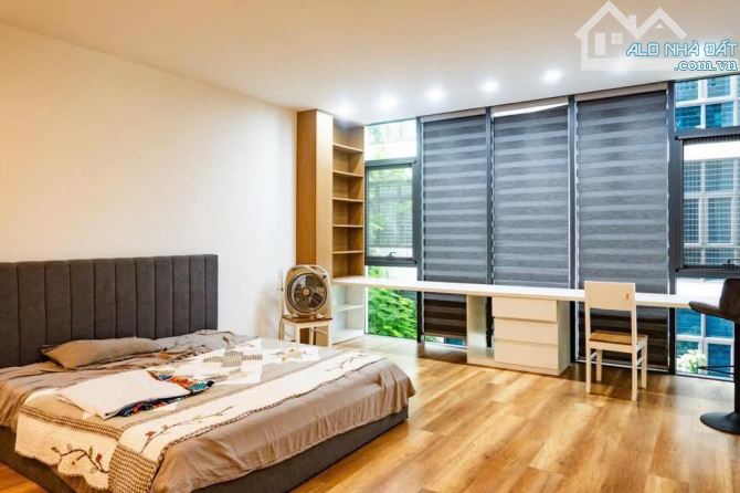 Bán nhà Xuân La - Phân Lô - Ô tô tránh - 2 thoáng - Thang máy - 33.3 tỷ - 5
