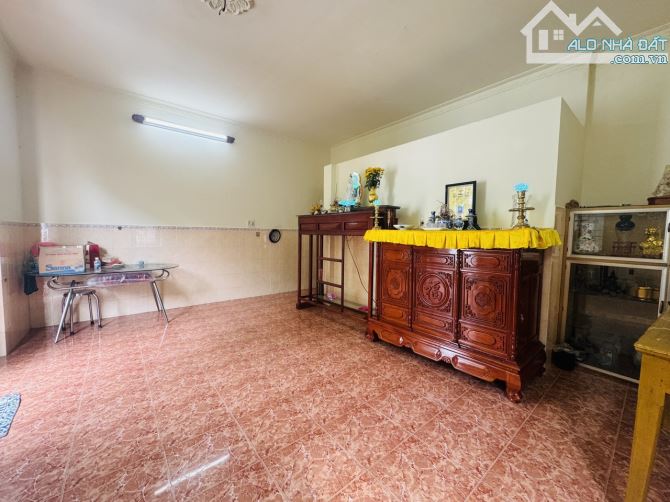 BÁN NHÀ 2 TẦNGH HẺM 5M CÁCH 2/4 CHỈ 150M.DT 67,9M GIÁ 2TY8 CÓ 3PN 2WC.CÁCH BIỂN 800M - 5