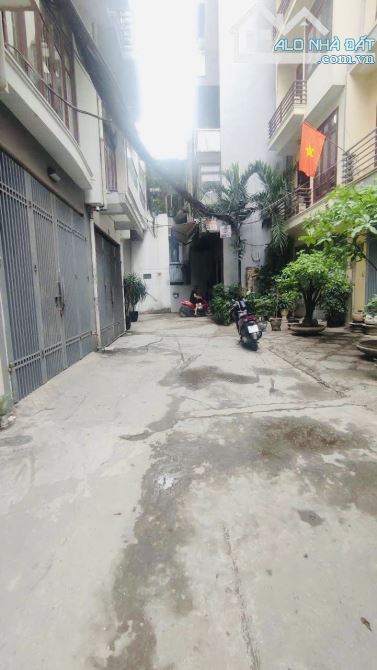 LÁNG HẠ - ĐỐNG ĐA - S 47M - 7 TẦNG - GARA Ô TÔ - GẦN PHỐ - HƠN 17 TỶ - 5