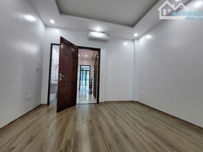 LÊ TRỌNG TẤN, NHÀ MỚI ĐẸP LONG LANH, THANG MÁY, GẦN PHỐ, Ô TÔ ĐỖ CÁCH NHÀ 20M. Dt 60m2, Nh - 3