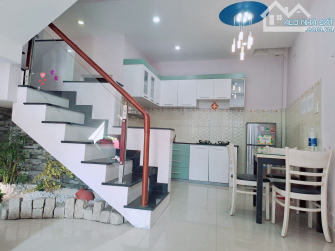 Bán Nhà Đẹp Hẻm Ô tô Thiên Phước P.9 Tân Bình Giáp Q10,40M2, 2 Tầng BTCT, 5tỷ 25 - 5