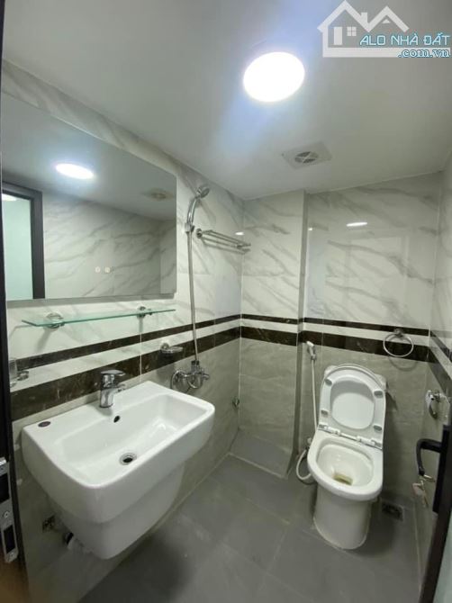 Lô góc la khê - 30/33m2 – 7.6 tỷ - Phan Đình Giót – Oto đỗ gần - 5