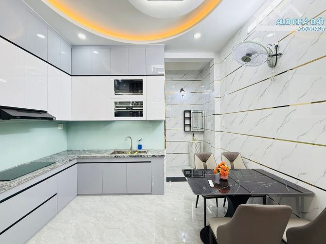 GIA ĐÌNH ĐỊNH CƯ BÁN NHÀ TRẦN THÁNH TÔNG, P15, TÂN BÌNH - GIÁ:4TỶ380/71,3M2 (4,6x15,5M) - 6