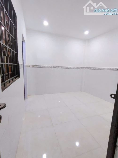Bán nhà mới 3 lầu lô nhì Tôn Đản Q.4 chỉ 1Tỷ950 - 6