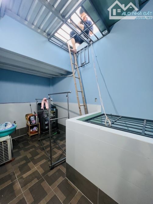 CHỦ GẤP BÁN NHÀ NGAY HƯƠNG LỘ 2 -73M2 (4MX18M) 2TẦNG  3PN 2WC,HẼM XE TẢI GIÁ 5.X TỶ TL - 6