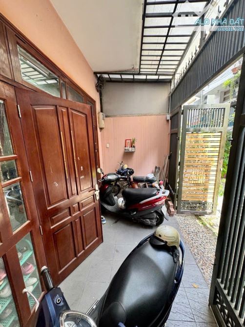 NHÀ P11 BÌNH THẠNH- 70M2(5x15) - 1 TRỆT/3LẦU - HXHƠI - PHÂN LÔ- GẦN PHAN VĂN TRỊ - 6