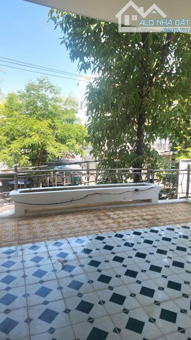 Bán nhà 3 tầng mặt tiền Phan Đình Phùng, vị trí đắc địa, TP Quảng Ngãi - 6