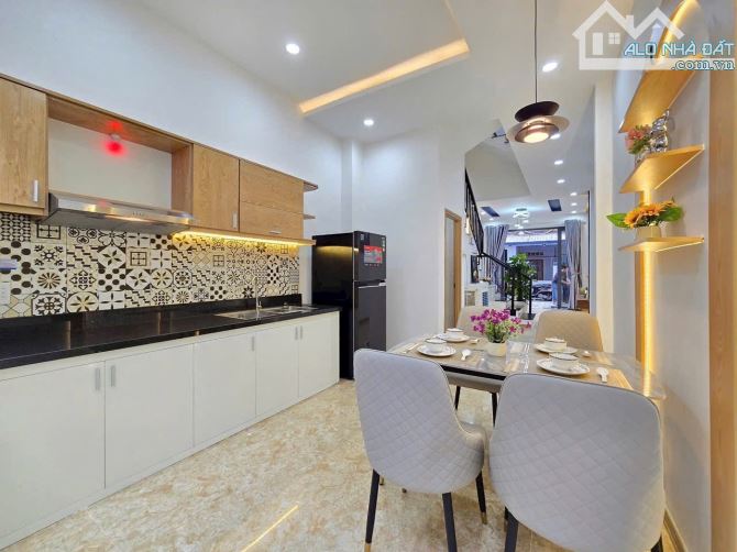 Siêu phẩm nhà 3 tầng 3 mê Hoàng dtsd 150m2 full nội thất xịn xò - 6