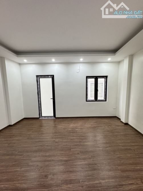 CỰC HIẾM- NHÀ MỚI ĐẸP - Ở NGAY - NỘI THẤT CAO CẤP - NGÕ Ô TÔ THÔNG - BÁT KHỐI, LONG BIÊN - 6