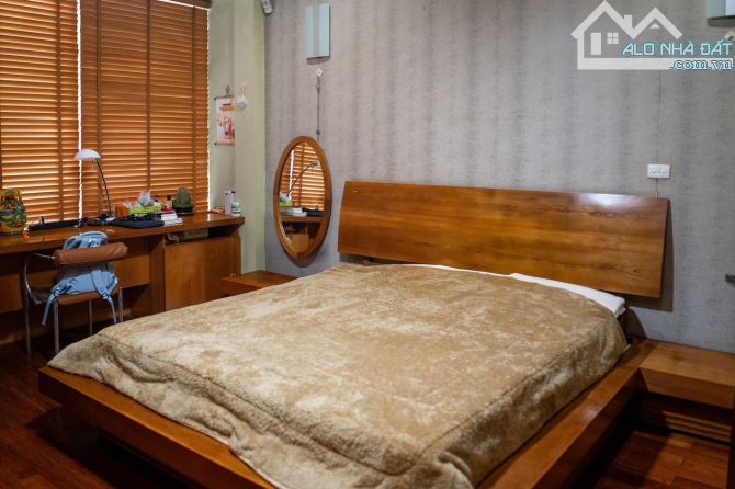 Bán Nhà 5 tầng khu phân lô vỉa hè ôtô tránh Phố Trung Kính. 70m2-MT:5m. KD đỉnh cao - 6