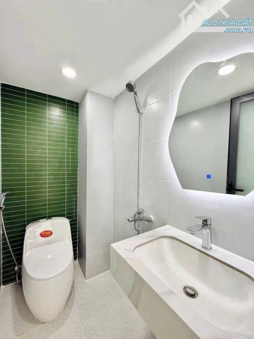Bán nhà cho thuê 11tr/th ngay Tô Hiến Thành, Q10. Gía: 3 tỷ 072tr/65,3m2 sổ riêng - 7