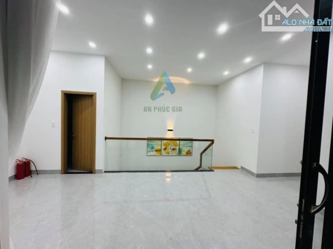 CHO THUÊ BIỆT THỰ ĐƯỜNG NGUYỄN ĐÌNH THI - 390 M² - 7 PN - GIÁ 50 TRIỆU - 7