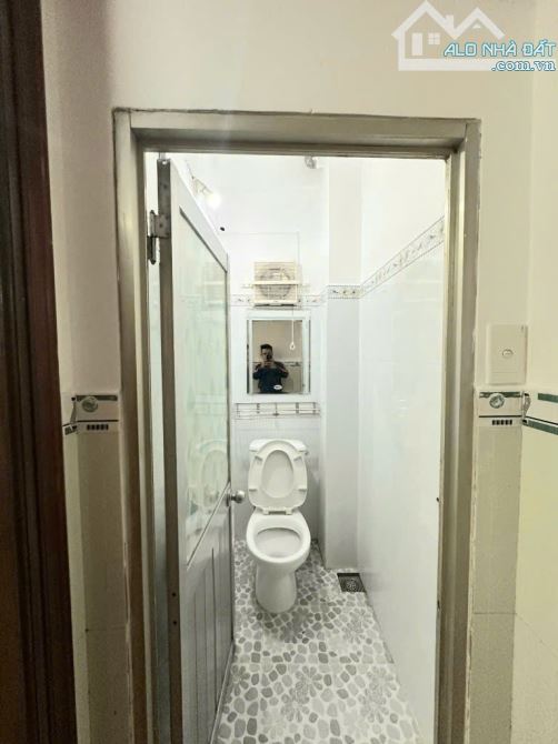 SÁT MẶT TIỀN  TÔN ĐẢN Q4 ĐÚC 5 TẤM CÓ 4 TỶ - 8