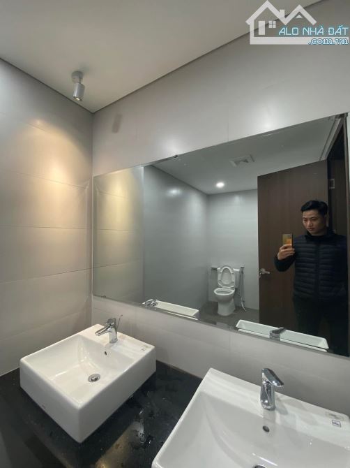 Chuyển Nhượng Tòa Văn Phòng Đỗ Quang – Cầu Giấy – DT 94m² – 8 Tầng – Mặt Tiền 7.5m – Giá 4 - 8
