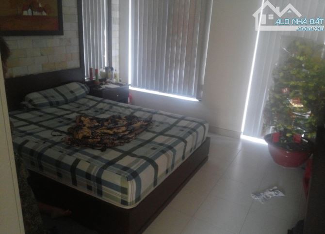 Nhà 38m² Bà Hom xây 1 trệt 2 lầu. Hẻm oto 6m thông, sổ chính chủ. Giá chỉ 2,4 tỷ còn TL - 8