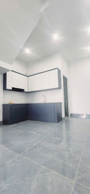 BÁN NHÀ 3 TẦNG GẦN VIMHOMES STAR CITY. VIEW SÔNG MÁT MẺ. Ô TÔ VÀO NHÀ. GẦN ĐL HÙNG VƯƠNG - 8