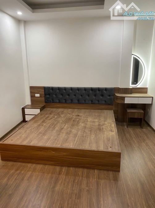 CỰC HIẾM- NHÀ MỚI ĐẸP - Ở NGAY - NỘI THẤT CAO CẤP - NGÕ Ô TÔ THÔNG - BÁT KHỐI, LONG BIÊN - 8